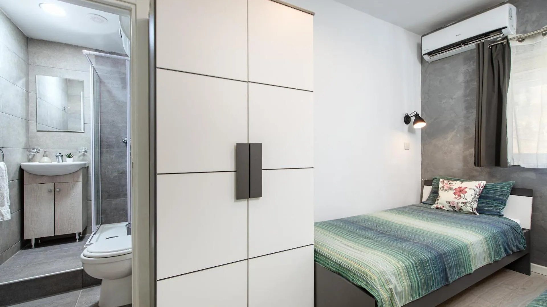 Modern Ensuite Rooms In Shared Apartment Near Balluta Bay Sliema Gzira Saint Julian's