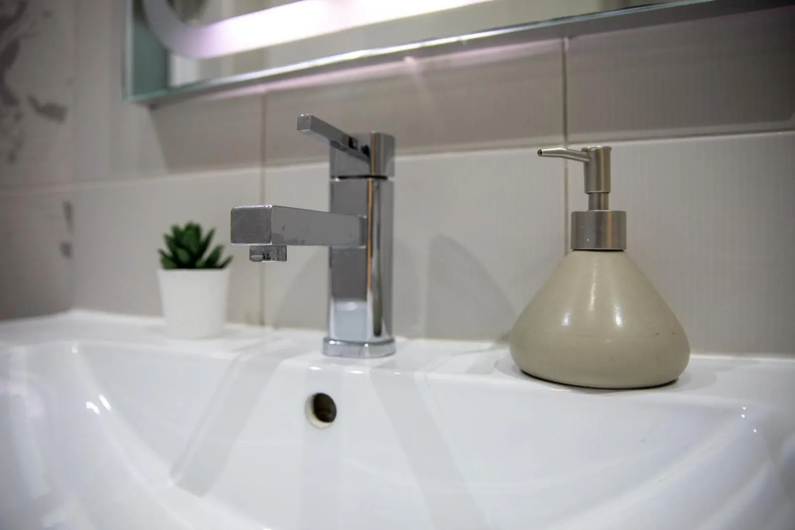 Homestay Modern Ensuite Rooms In Shared Apartment Near Balluta Bay Sliema Gzira Saint Julian's