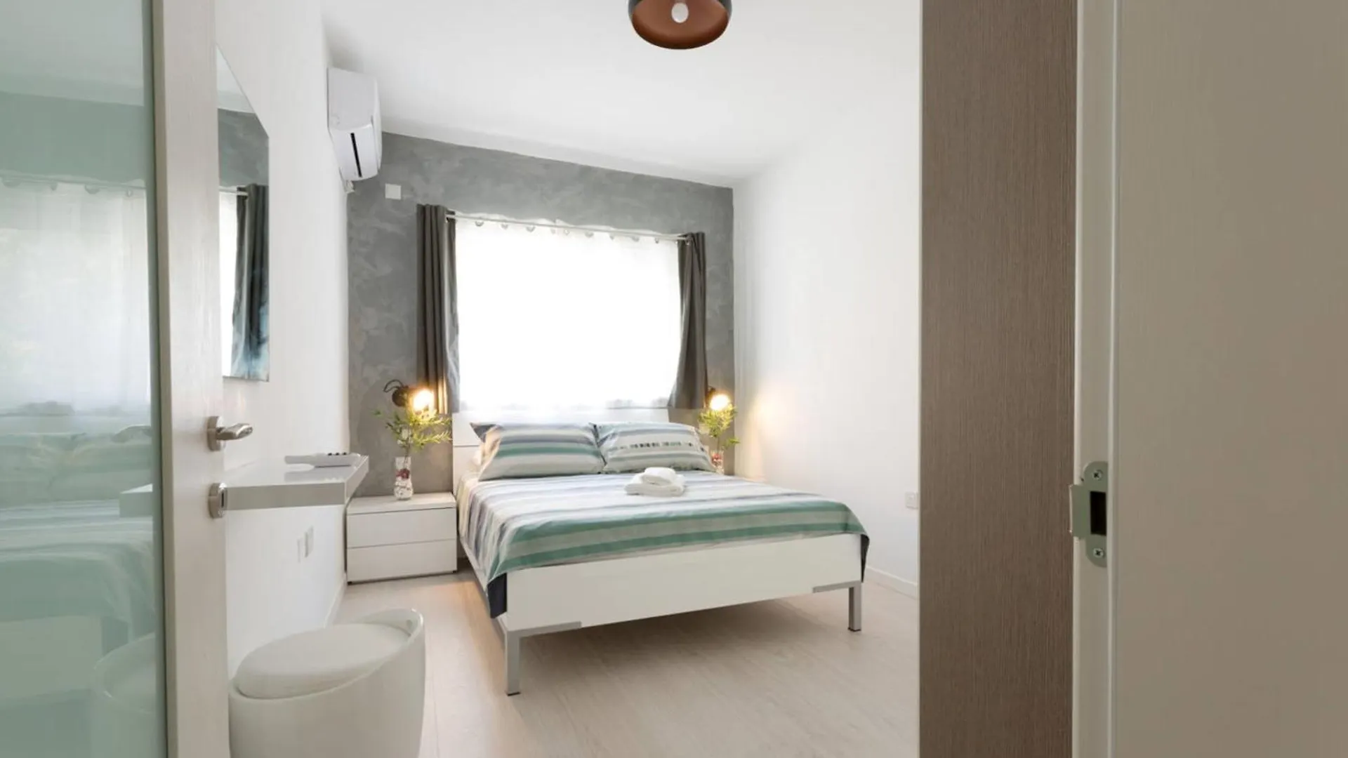 Modern Ensuite Rooms In Shared Apartment Near Balluta Bay Sliema Gzira Saint Julian's